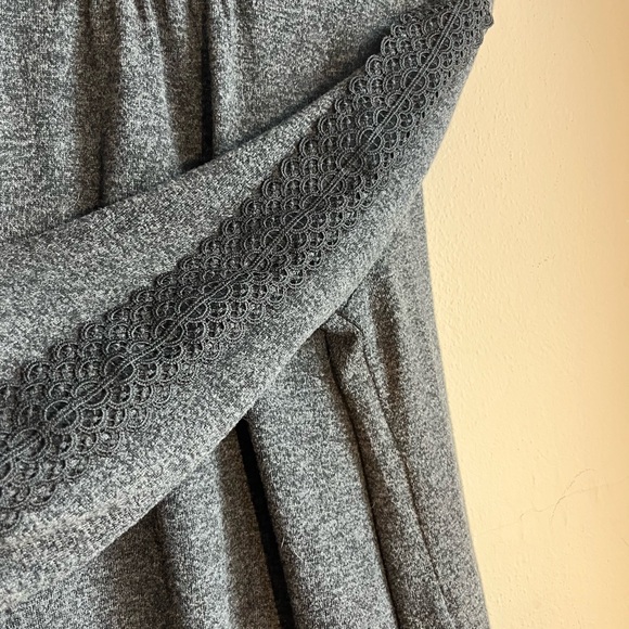 Adrienne‎ Vittadini Gray Sweater with Lace Sleeves - Picture 6 of 6
